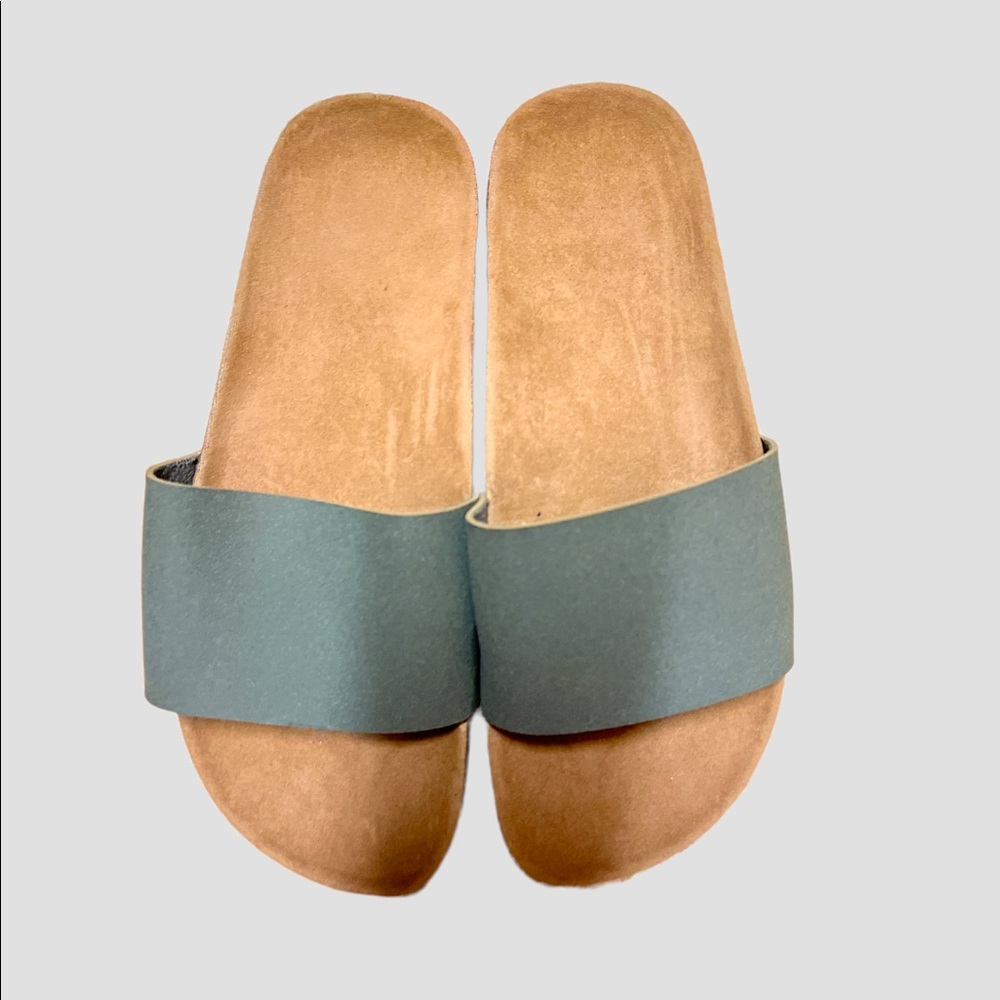 Army Green Slides. Perfect For Summer - image 2